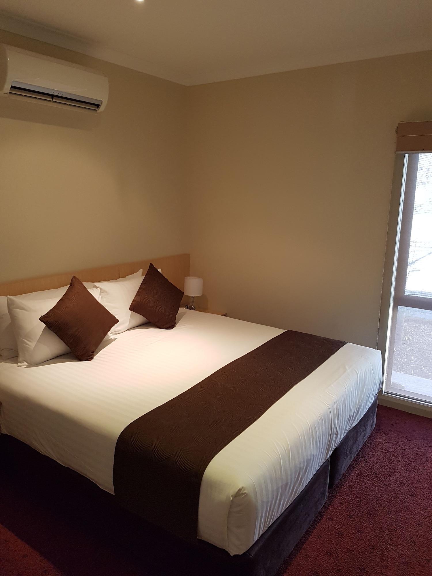 Best Western Chaffey Motor Inn Мілд'юра Екстер'єр фото