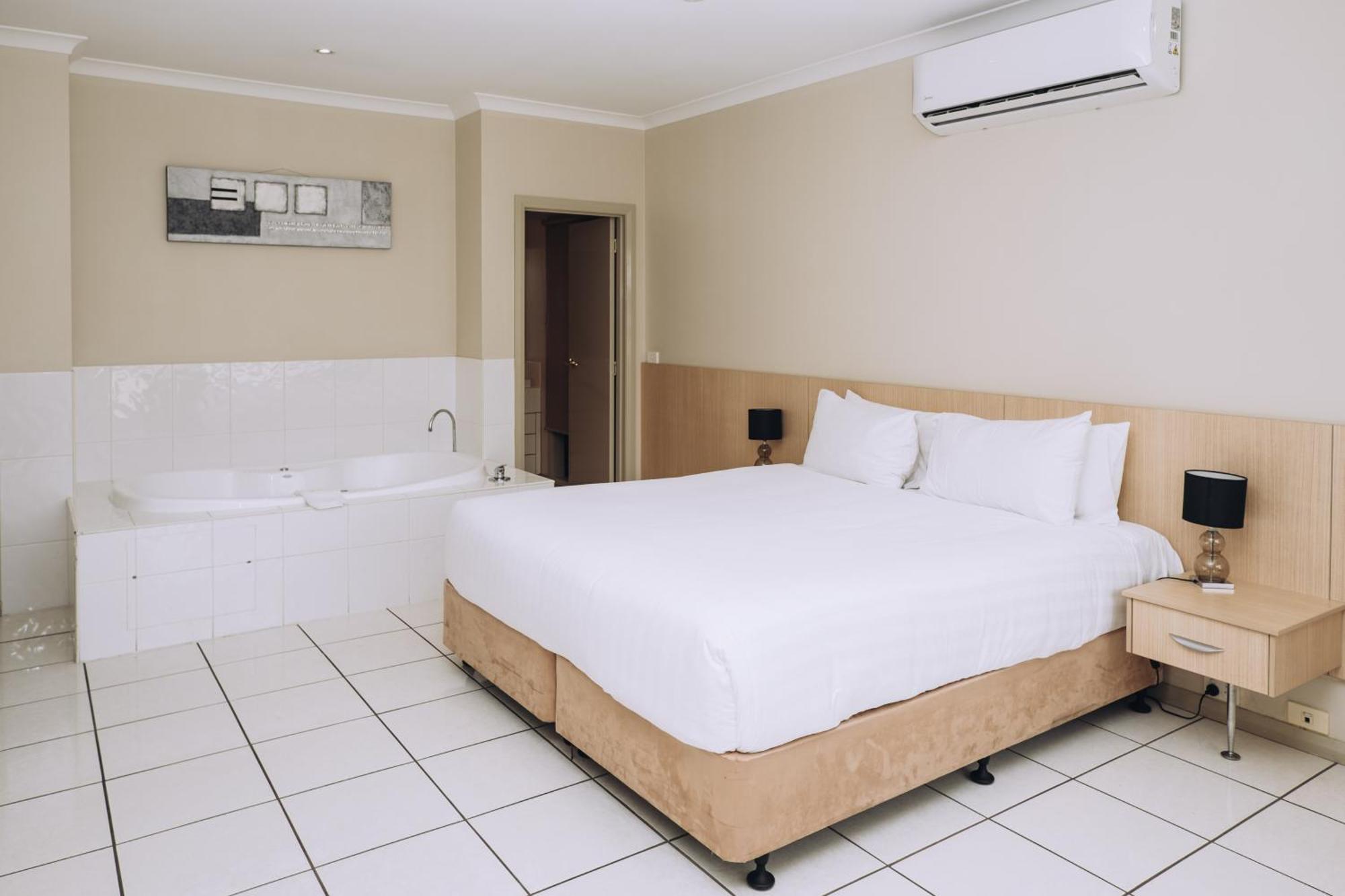 Best Western Chaffey Motor Inn Мілд'юра Номер фото