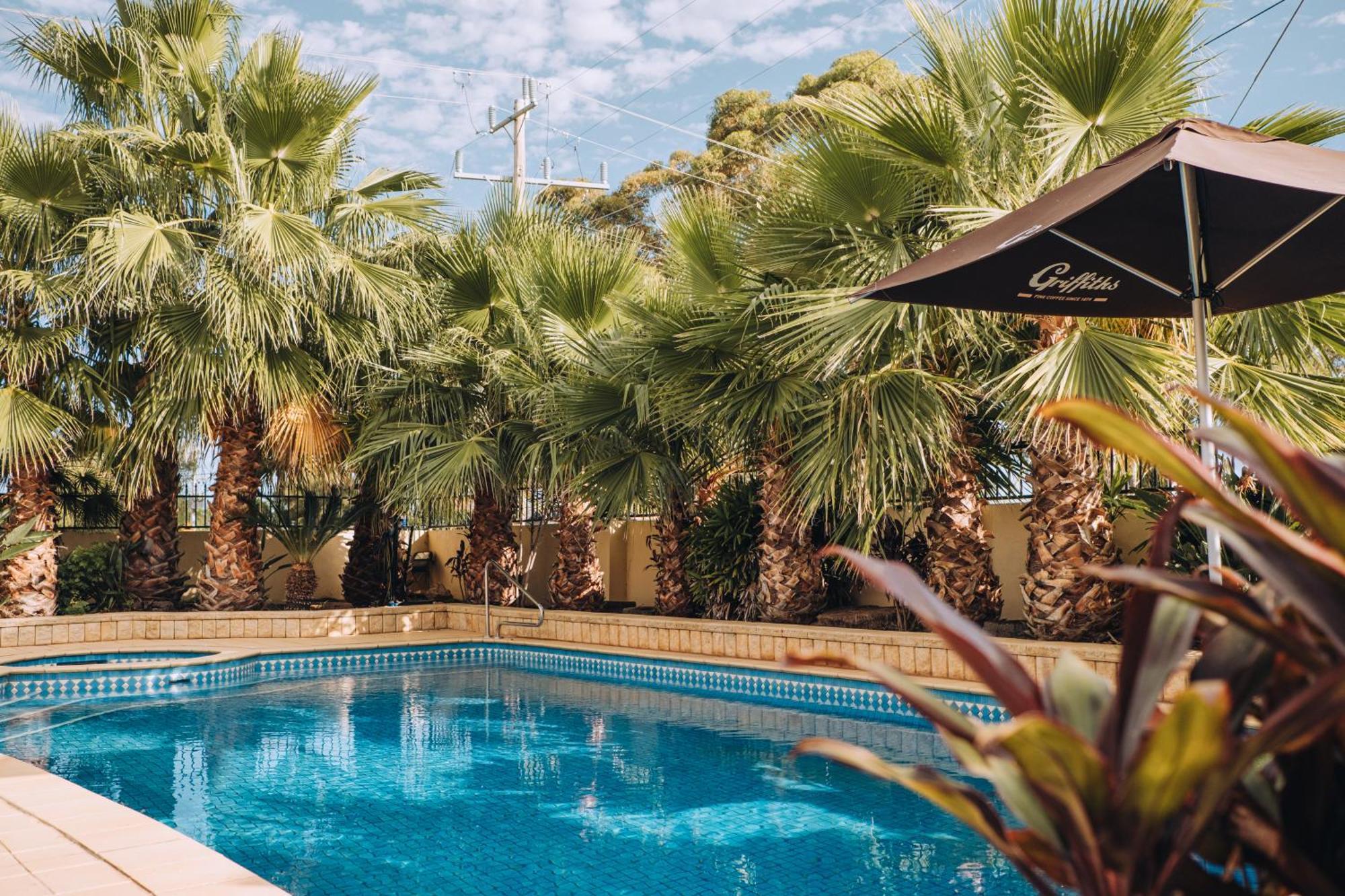 Best Western Chaffey Motor Inn Мілд'юра Екстер'єр фото
