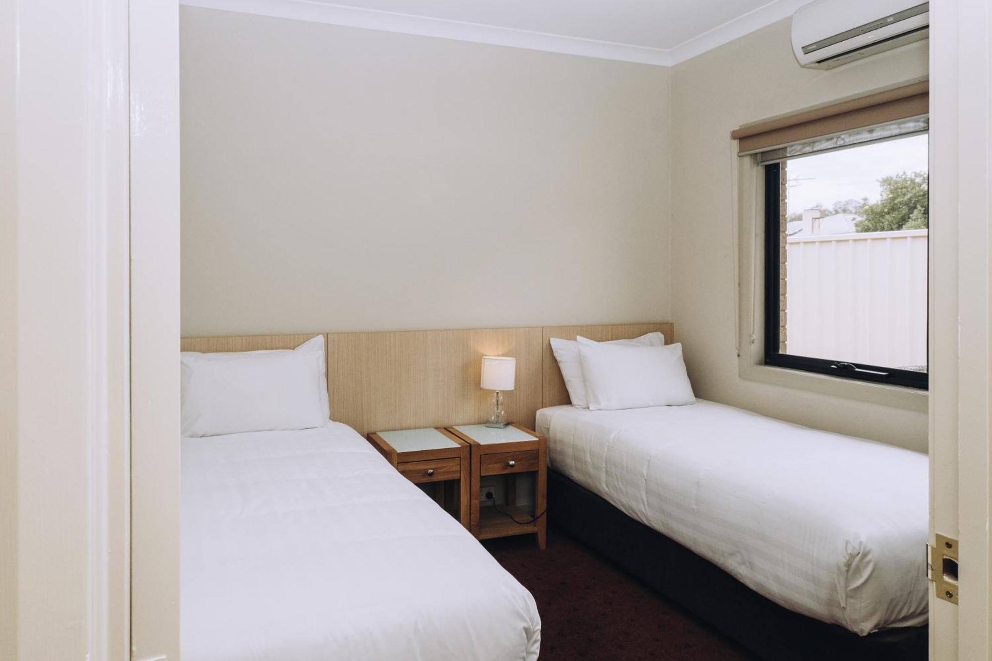 Best Western Chaffey Motor Inn Мілд'юра Екстер'єр фото