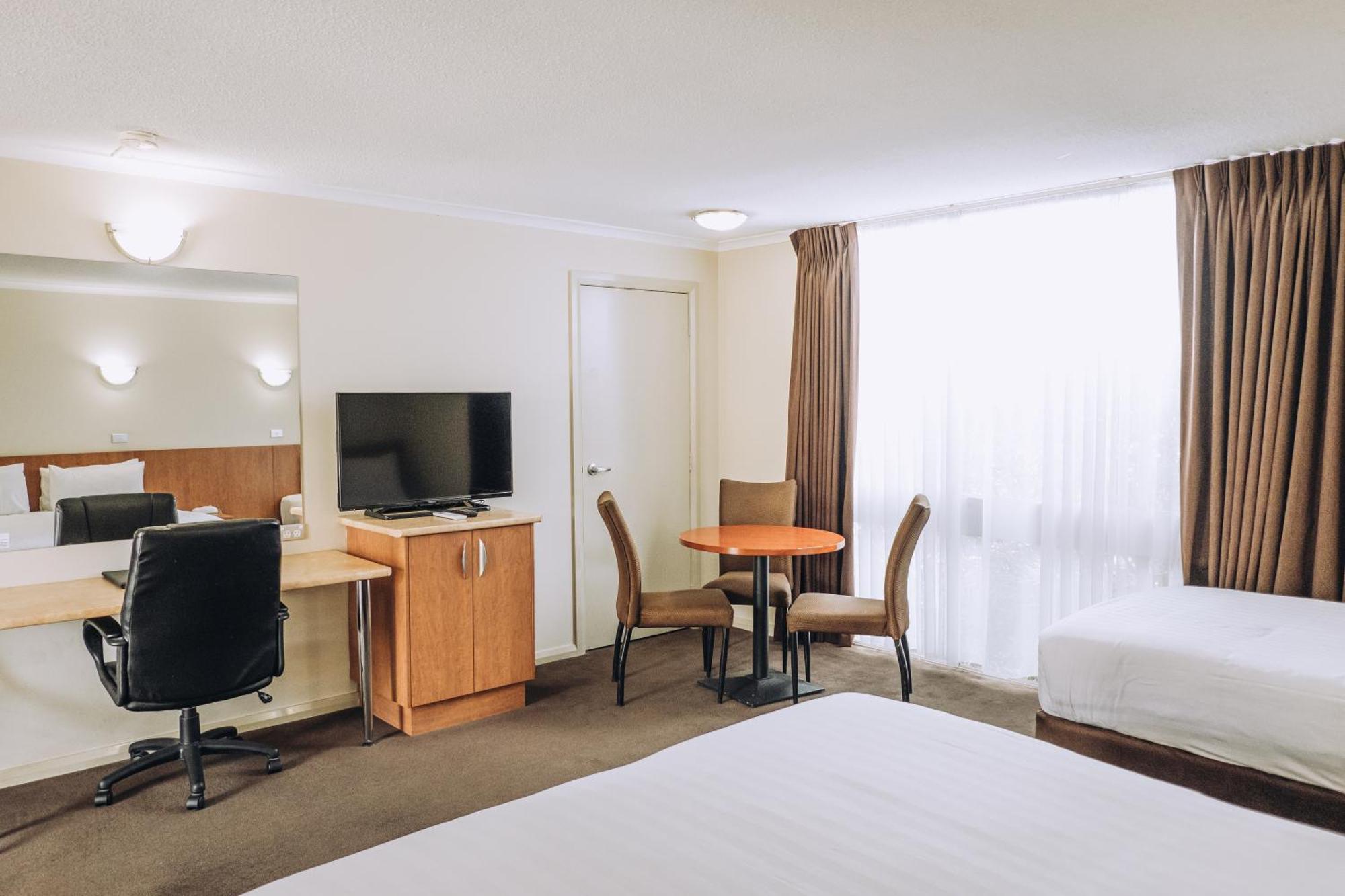 Best Western Chaffey Motor Inn Мілд'юра Номер фото