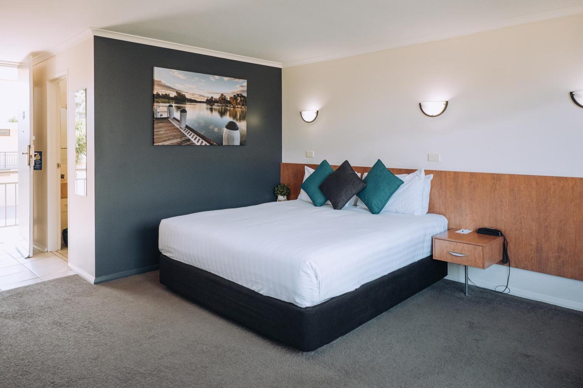 Best Western Chaffey Motor Inn Мілд'юра Номер фото